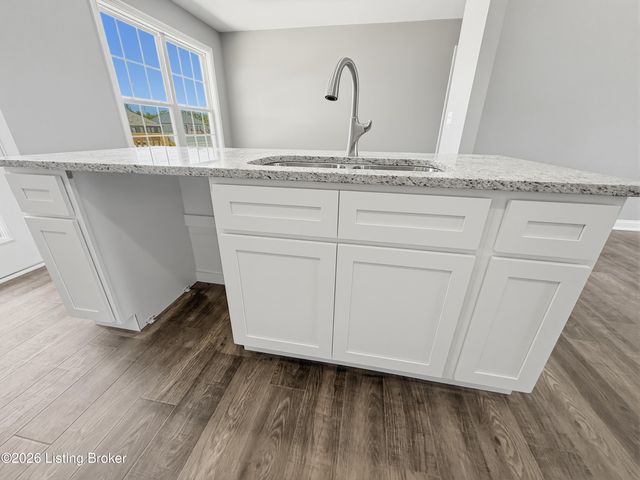 302 Rolling Meadows Ln, Bardstown, KY 40004