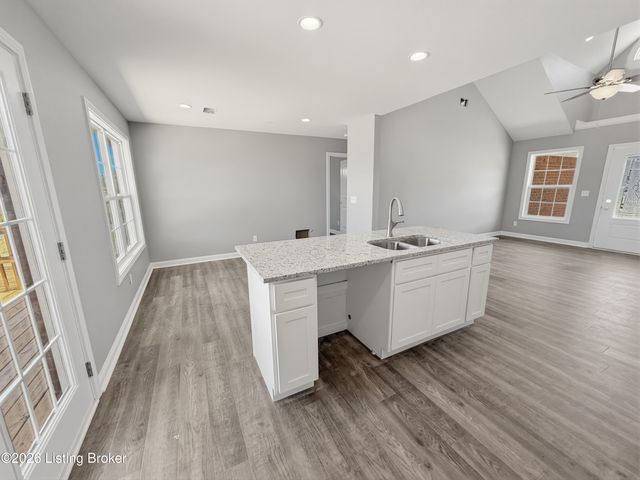 302 Rolling Meadows Ln, Bardstown, KY 40004