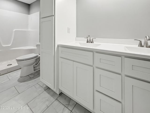 302 Rolling Meadows Ln, Bardstown, KY 40004