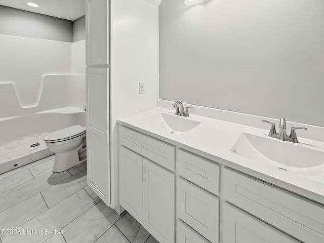 302 Rolling Meadows Ln, Bardstown, KY 40004