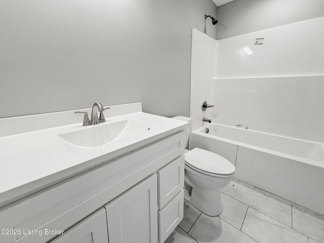 302 Rolling Meadows Ln, Bardstown, KY 40004