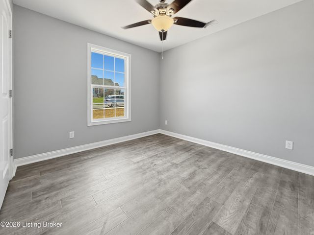 302 Rolling Meadows Ln, Bardstown, KY 40004