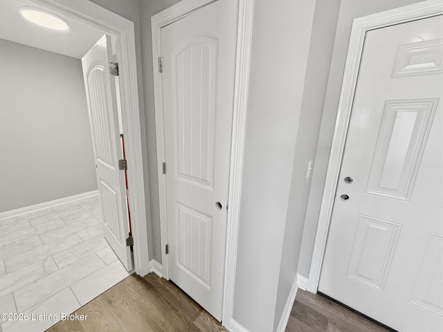 302 Rolling Meadows Ln, Bardstown, KY 40004