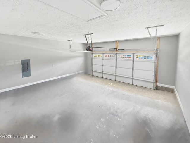 302 Rolling Meadows Ln, Bardstown, KY 40004