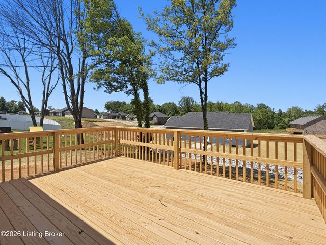 302 Rolling Meadows Ln, Bardstown, KY 40004