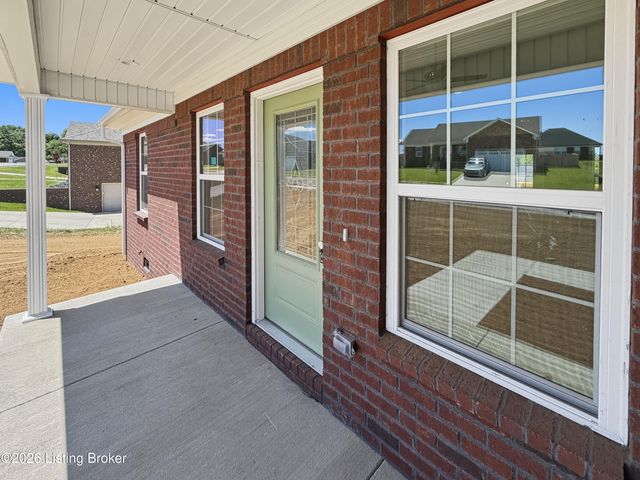 302 Rolling Meadows Ln, Bardstown, KY 40004