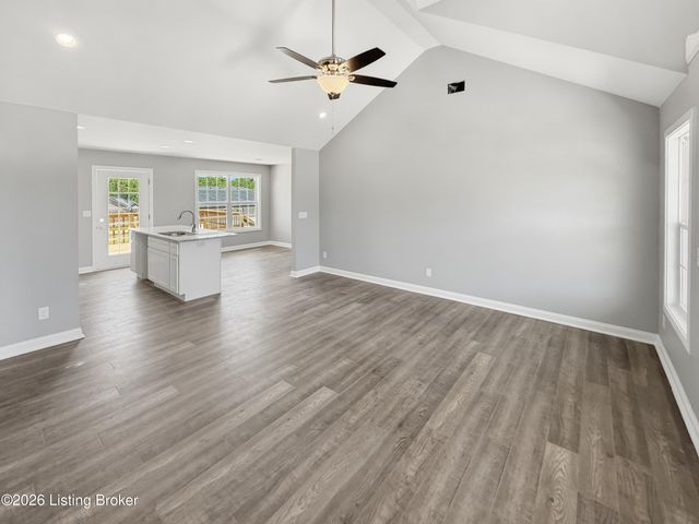 302 Rolling Meadows Ln, Bardstown, KY 40004