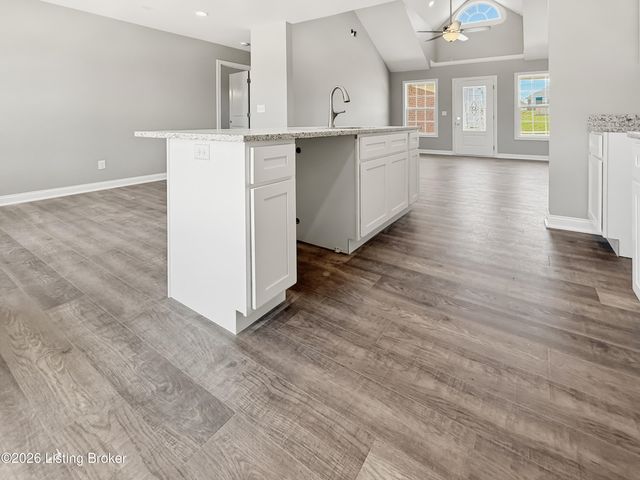 302 Rolling Meadows Ln, Bardstown, KY 40004