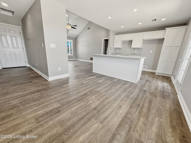 302 Rolling Meadows Ln, Bardstown, KY 40004