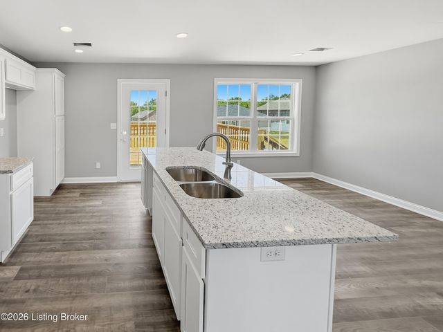 302 Rolling Meadows Ln, Bardstown, KY 40004