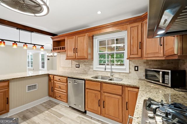 2915 Capot Court, Snellville, GA 30039