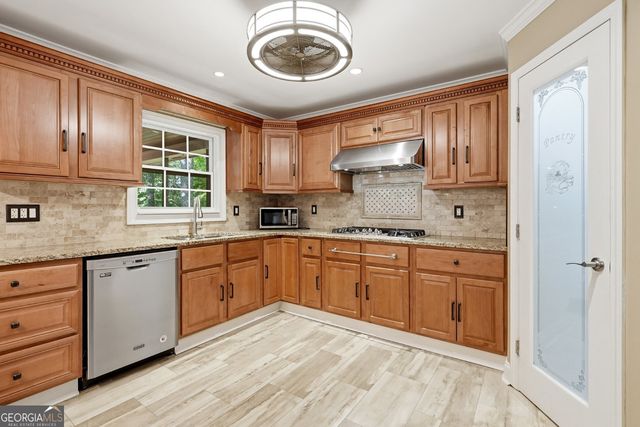 2915 Capot Court, Snellville, GA 30039
