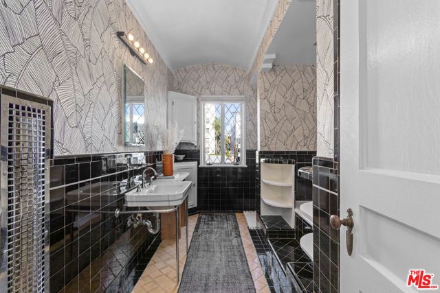 3348 James M Wood Boulevard 10, Los Angeles, CA 90006