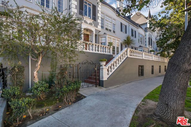 3348 James M Wood Boulevard 10, Los Angeles, CA 90006