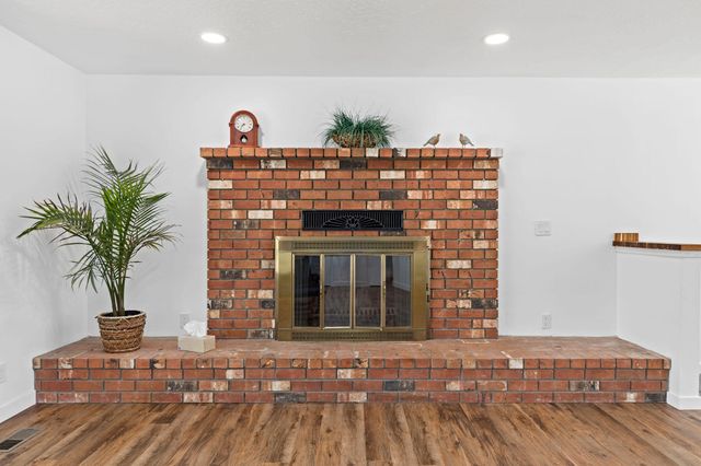 2040 Hamilton Lane SW, Grants Pass, OR 97527
