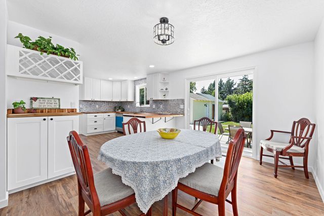2040 Hamilton Lane SW, Grants Pass, OR 97527