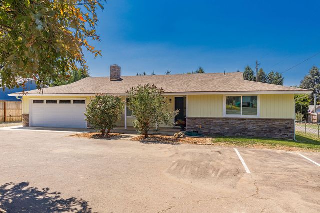 2040 Hamilton Lane SW, Grants Pass, OR 97527