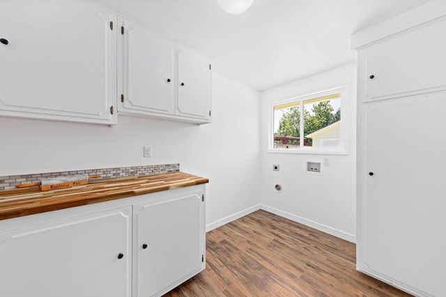 2040 Hamilton Lane SW, Grants Pass, OR 97527