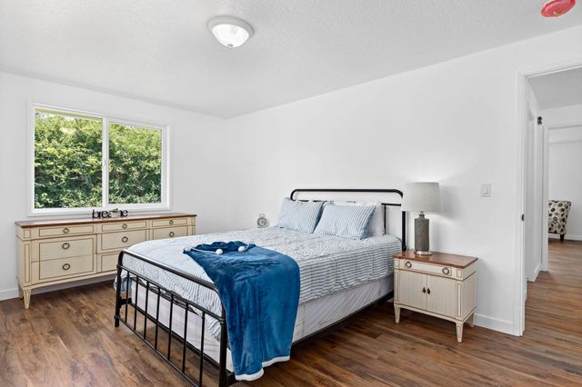 2040 Hamilton Lane SW, Grants Pass, OR 97527