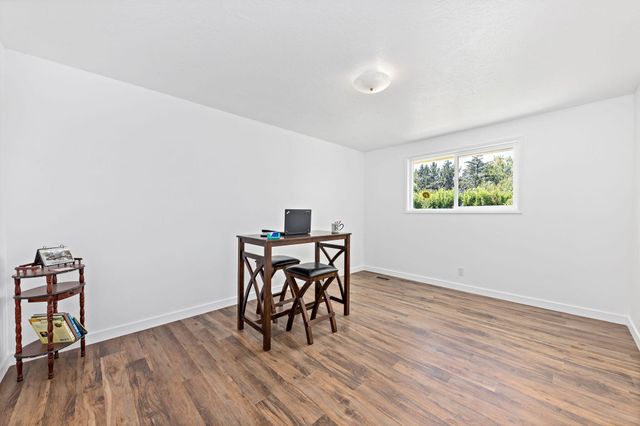 2040 Hamilton Lane SW, Grants Pass, OR 97527