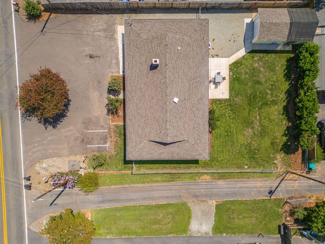 2040 Hamilton Lane SW, Grants Pass, OR 97527