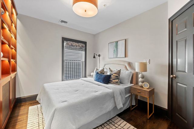 580 E 2nd St 6, Boston, MA 02127