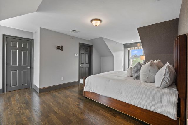 580 E 2nd St 6, Boston, MA 02127