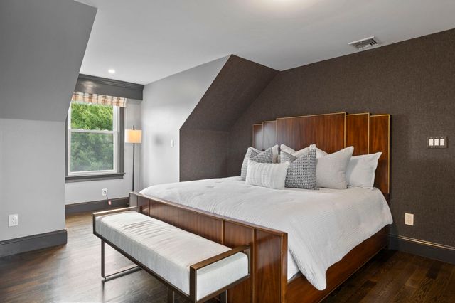 580 E 2nd St 6, Boston, MA 02127
