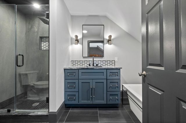 580 E 2nd St 6, Boston, MA 02127