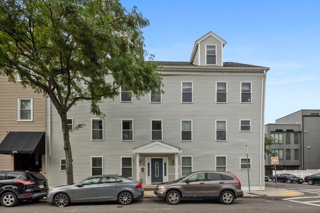 580 E 2nd St 6, Boston, MA 02127