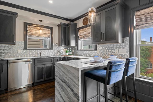 580 E 2nd St 6, Boston, MA 02127