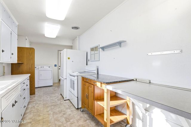 12708 Tieton Dr, Yakima, WA 98908