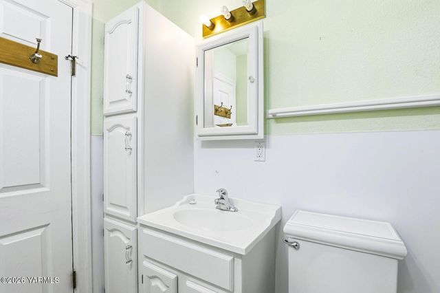 12708 Tieton Dr, Yakima, WA 98908