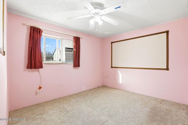 12708 Tieton Dr, Yakima, WA 98908