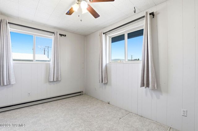 12708 Tieton Dr, Yakima, WA 98908