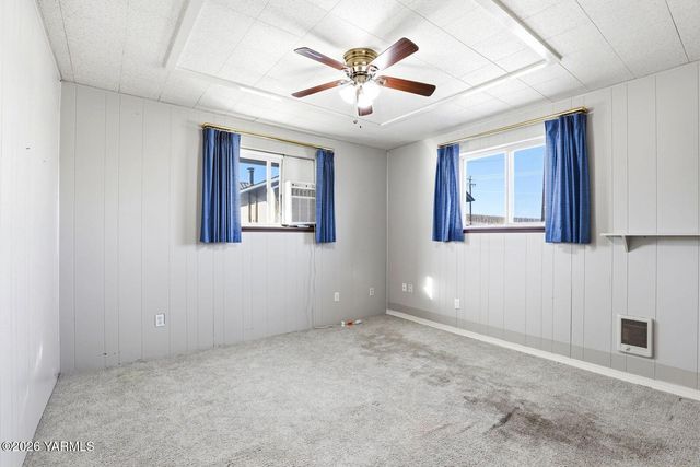 12708 Tieton Dr, Yakima, WA 98908