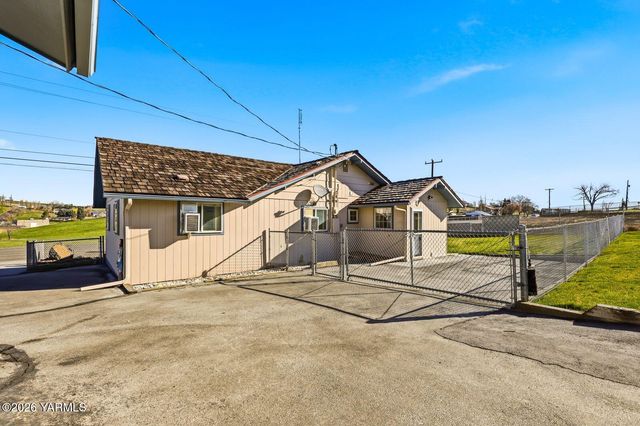 12708 Tieton Dr, Yakima, WA 98908