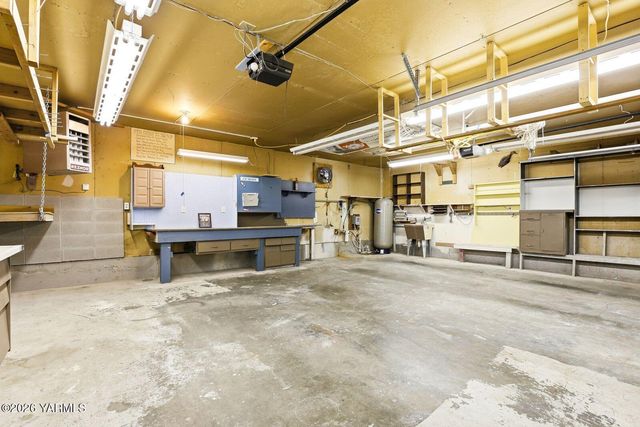 12708 Tieton Dr, Yakima, WA 98908