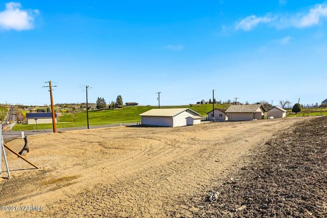 12708 Tieton Dr, Yakima, WA 98908