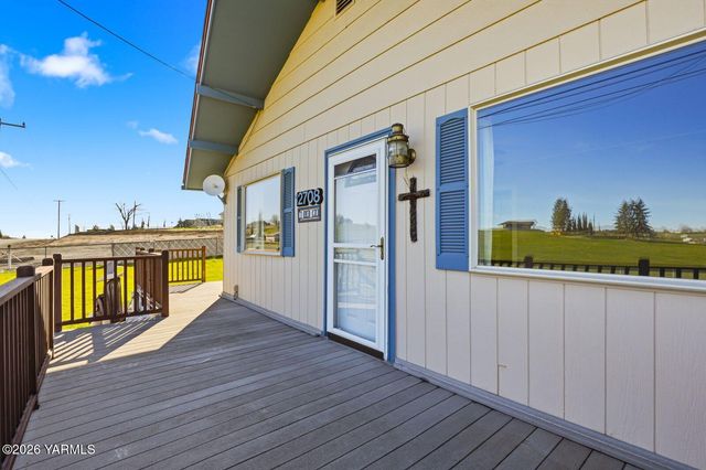 12708 Tieton Dr, Yakima, WA 98908