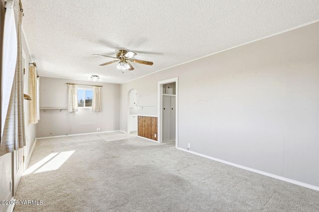 12708 Tieton Dr, Yakima, WA 98908