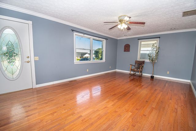 43 Ledan Street, Flemingsburg, KY 41041