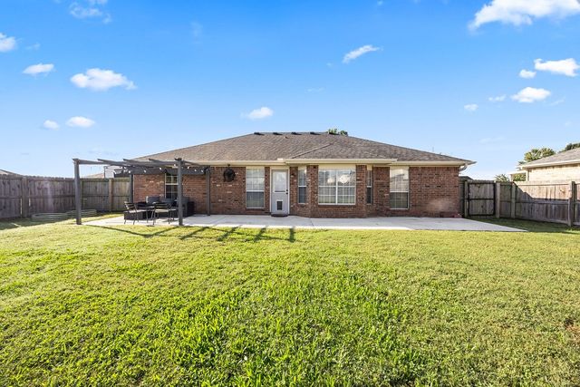810 Honeysuckle Drive, Centerton, AR 72719
