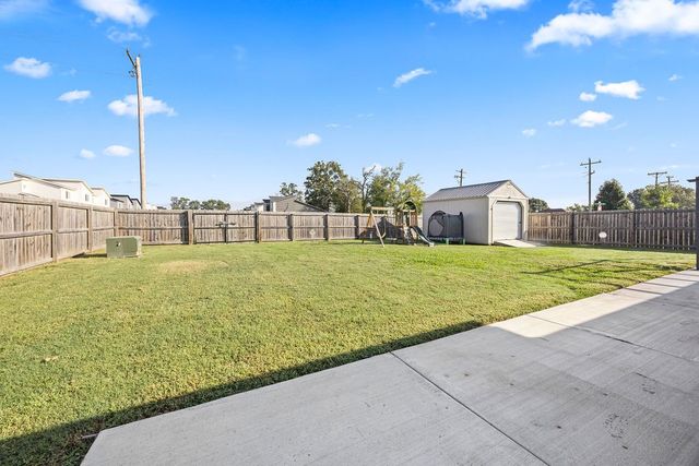 810 Honeysuckle Drive, Centerton, AR 72719