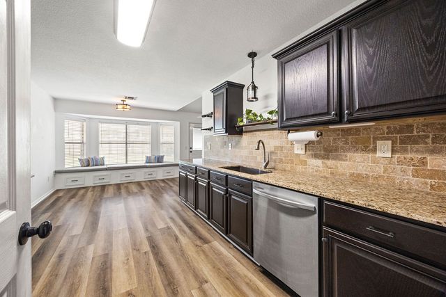 810 Honeysuckle Drive, Centerton, AR 72719