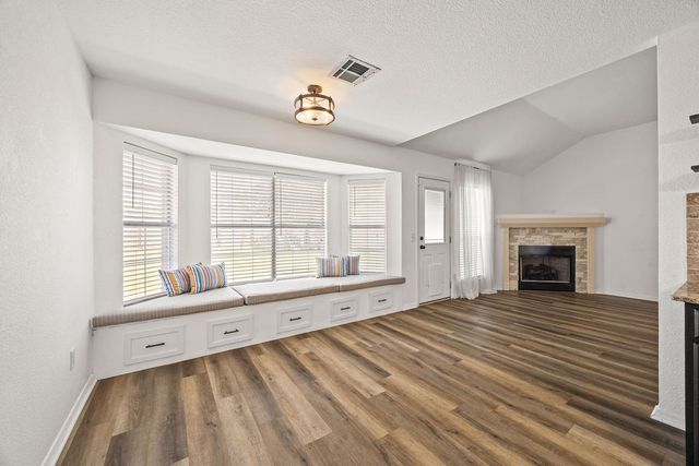 810 Honeysuckle Drive, Centerton, AR 72719
