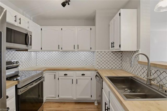 514 Rivertree Lane, Winston-salem, NC 27103