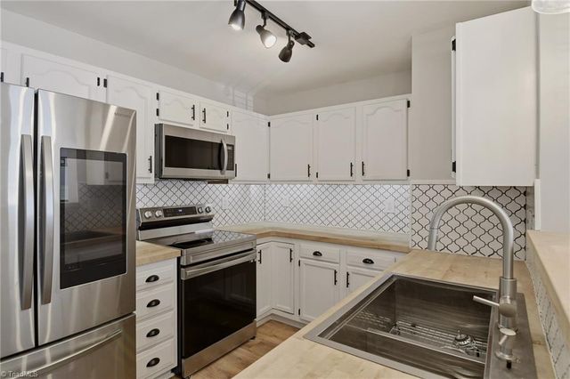 514 Rivertree Lane, Winston-salem, NC 27103