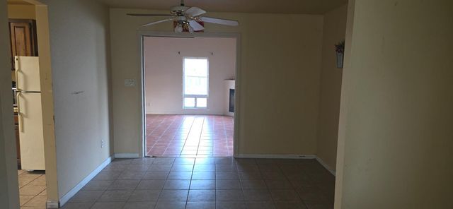 2315 E Santa Ana Avenue, Fresno, CA 93726