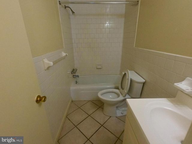 25 S Kingston Ave Apt 4, Atlantic City, NJ 08401